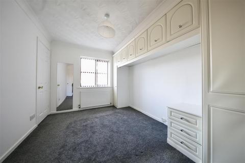 undefined, Cundall Close, Hull