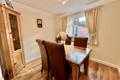 2 bedroom bungalow for sale, Regency Gardens, Grantham, NG31