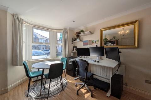 4 bedroom semi-detached house for sale, Hale End Road, London, E17
