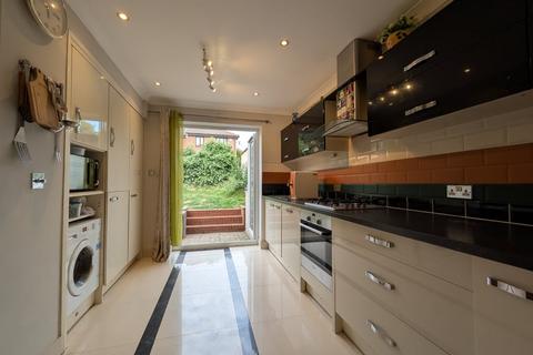 4 bedroom semi-detached house for sale, Hale End Road, London, E17