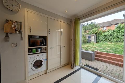4 bedroom semi-detached house for sale, Hale End Road, London, E17