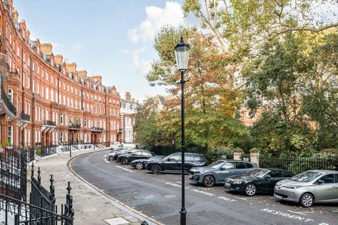 3 bedroom flat for sale, Lennox Gardens, Knightsbridge, London, SW1X