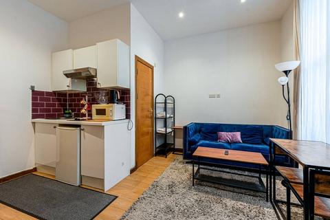1 bedroom flat to rent, Kempsford Gardens, SW5 9LA, Earls Court, London, SW5