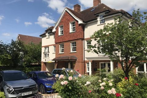 2 bedroom retirement property for sale, Fleur De Lis, Wokingham, RG40