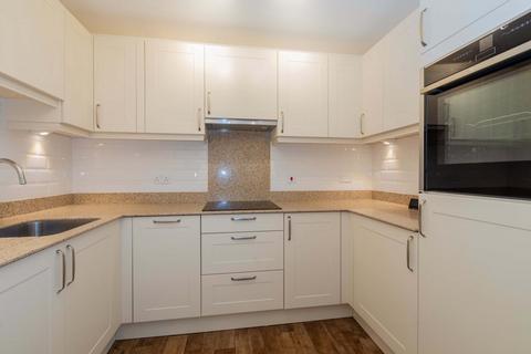 2 bedroom retirement property for sale, Fleur De Lis, Wokingham, RG40