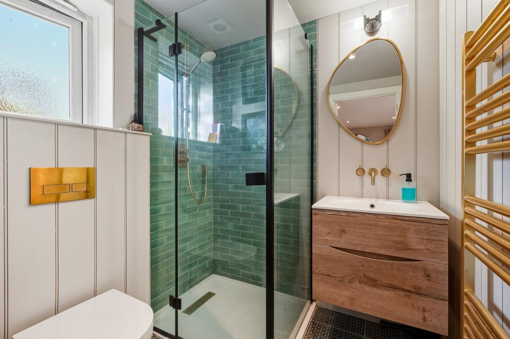 En Suite Shower