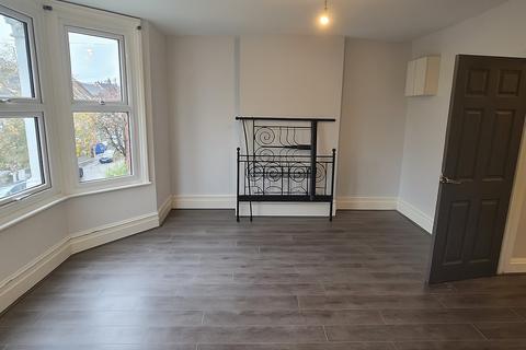 undefined, South Croydon CR2