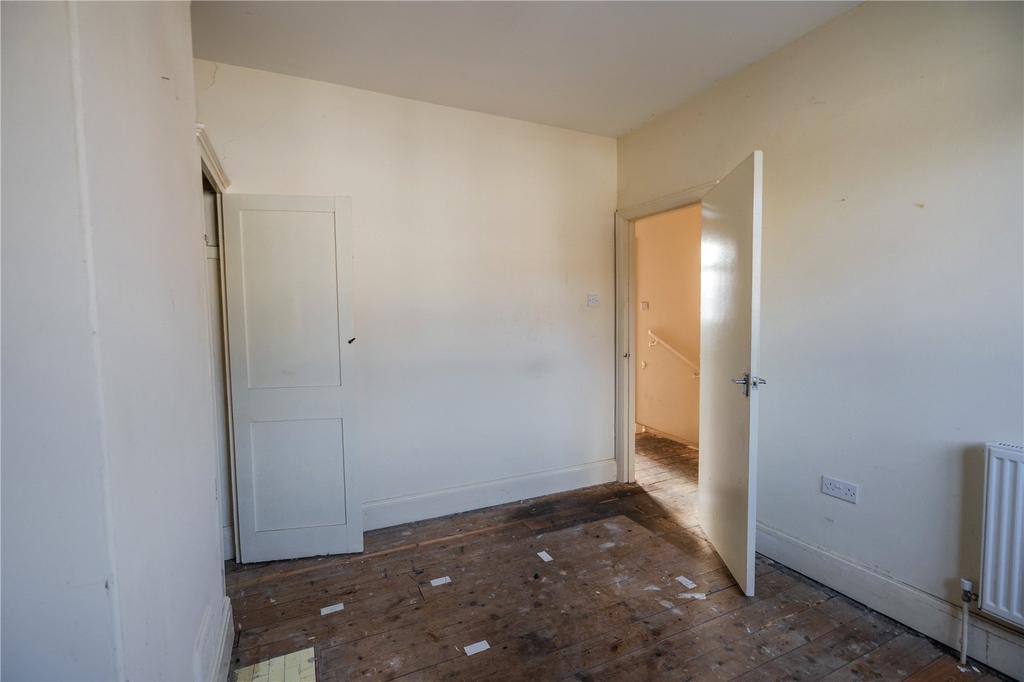 Bedroom 1 (2)