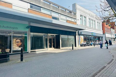 Retail property (high street) to rent, 2-6 Burlington St Chesterfield S40 1RR