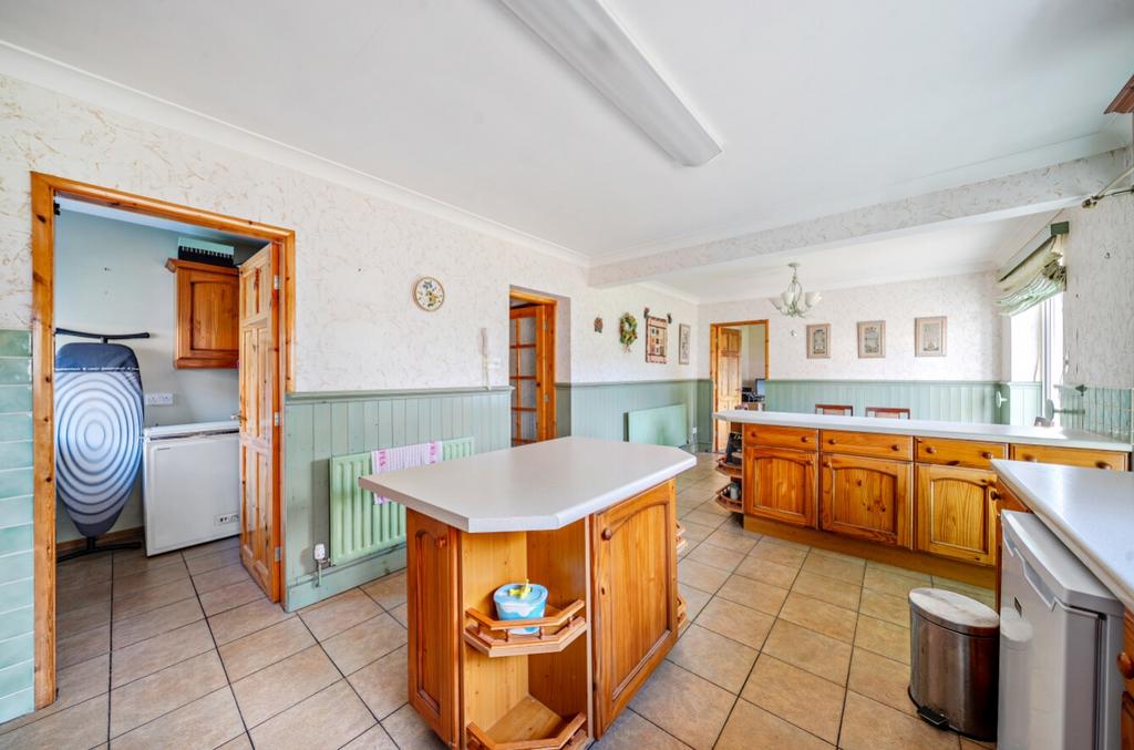 1372341-15-68ff5014d3bd5