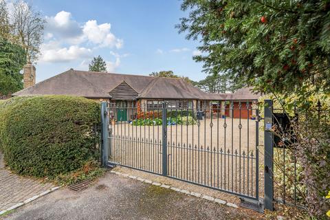 3 bedroom detached bungalow for sale, Mimosa Drive, Woldingham, CR3