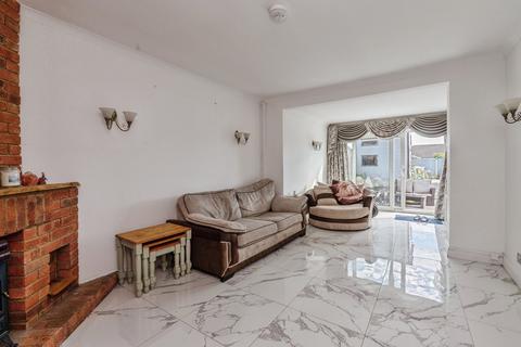 4 bedroom semi-detached house for sale, Cloisters, Stanford-le-Hope SS17