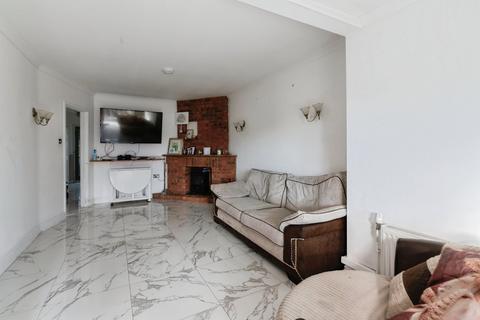 4 bedroom semi-detached house for sale, Cloisters, Stanford-le-Hope SS17