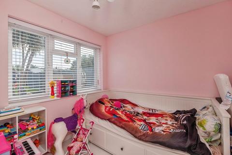 4 bedroom semi-detached house for sale, Cloisters, Stanford-le-Hope SS17