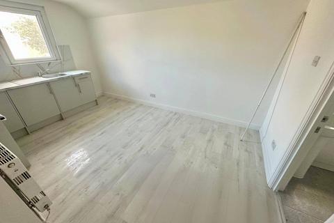 undefined, Flat 3, Mackintosh Place, CF24 4RR
