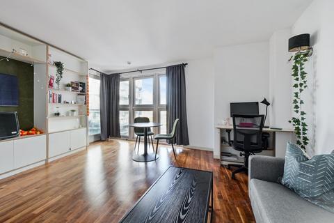 New Providence Wharf, 1 Fairmont Avenue, E14