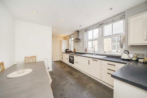 3 bedroom flat for sale, Isis Street, London SW18