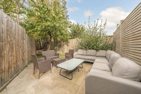 3 bedroom flat for sale, Isis Street, London SW18