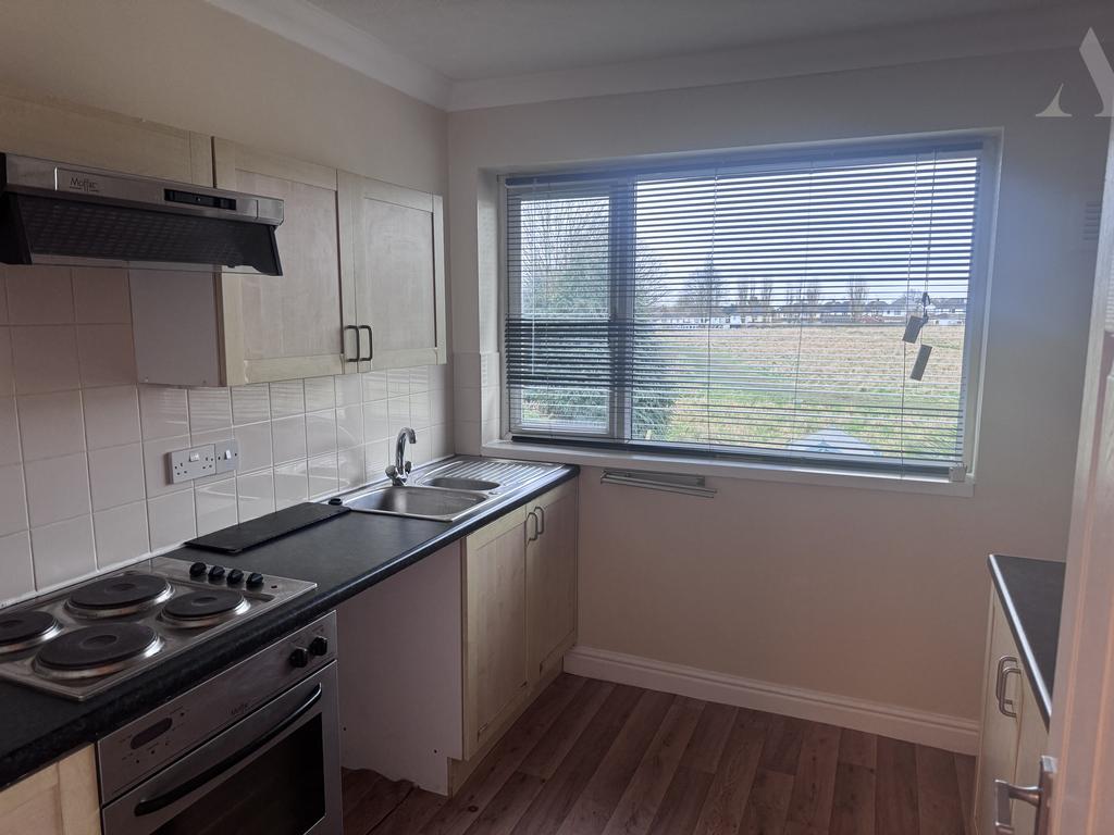 65 Langham close Kitchen 2