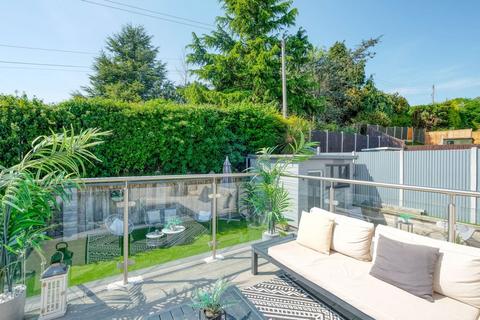 undefined, Westfields, Catshill, B61