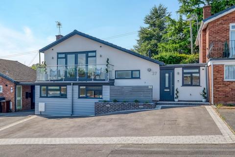 Westfields, Catshill, B61