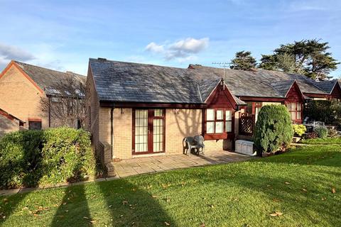 2 bedroom retirement property for sale, Maes Berllan, Craig y Don, Llandudno