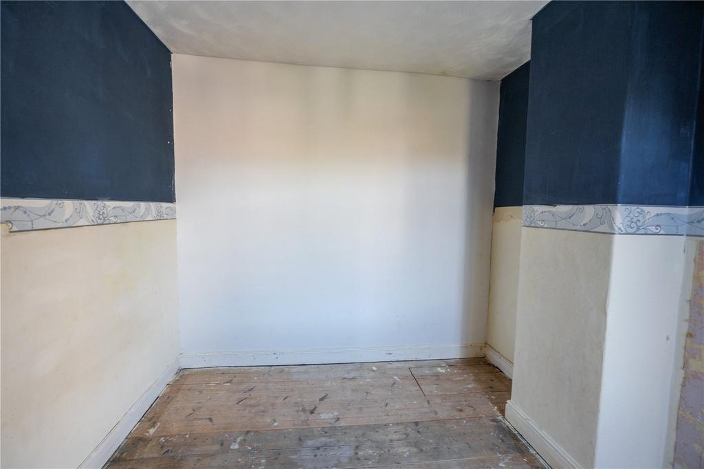 Bedroom 2 (2)