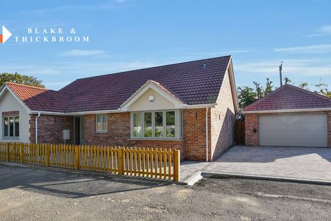 3 bedroom detached bungalow for sale, Holland Road Gardens, Little Clacton