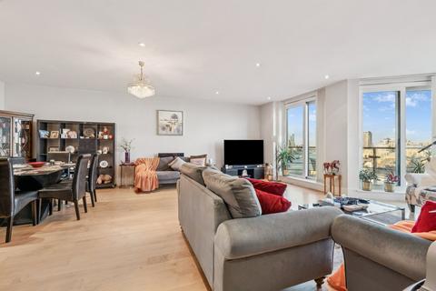 3 bedroom flat to rent, Ensign House, Juniper Drive, London
