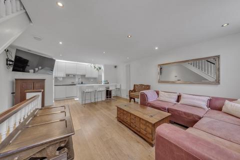 2 bedroom flat to rent, Mildrose Court, 16-19 Malvern Mews, London