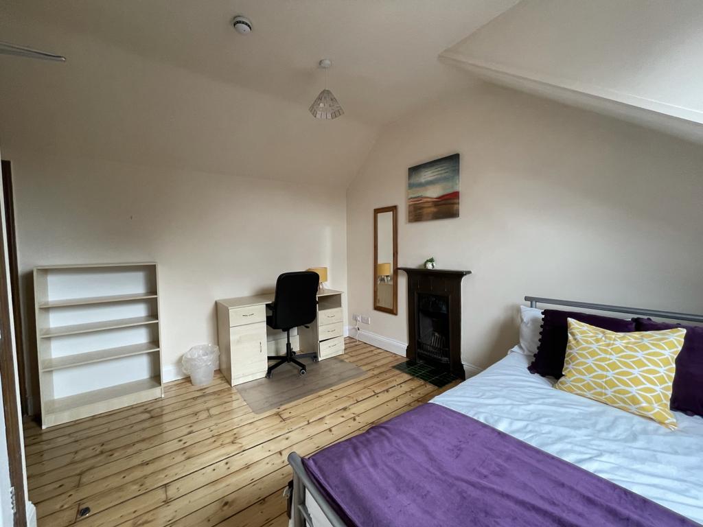 Bedroom 6-1