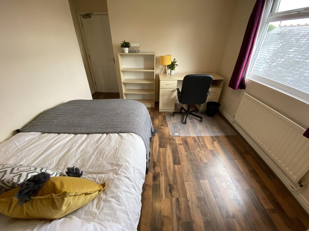 Bedroom 7-2