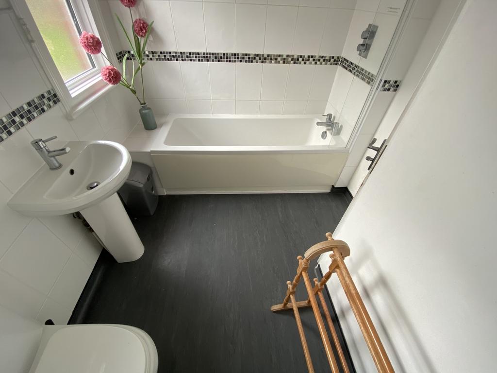 Bathroom 1-2
