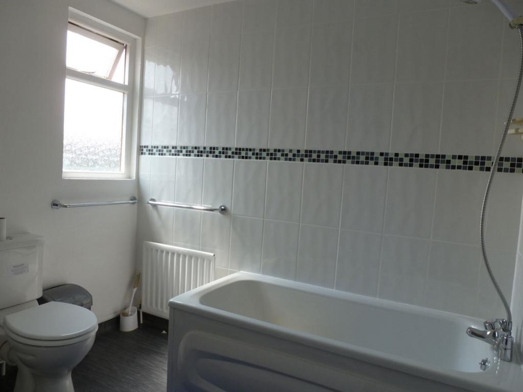 Bathroom 2-1