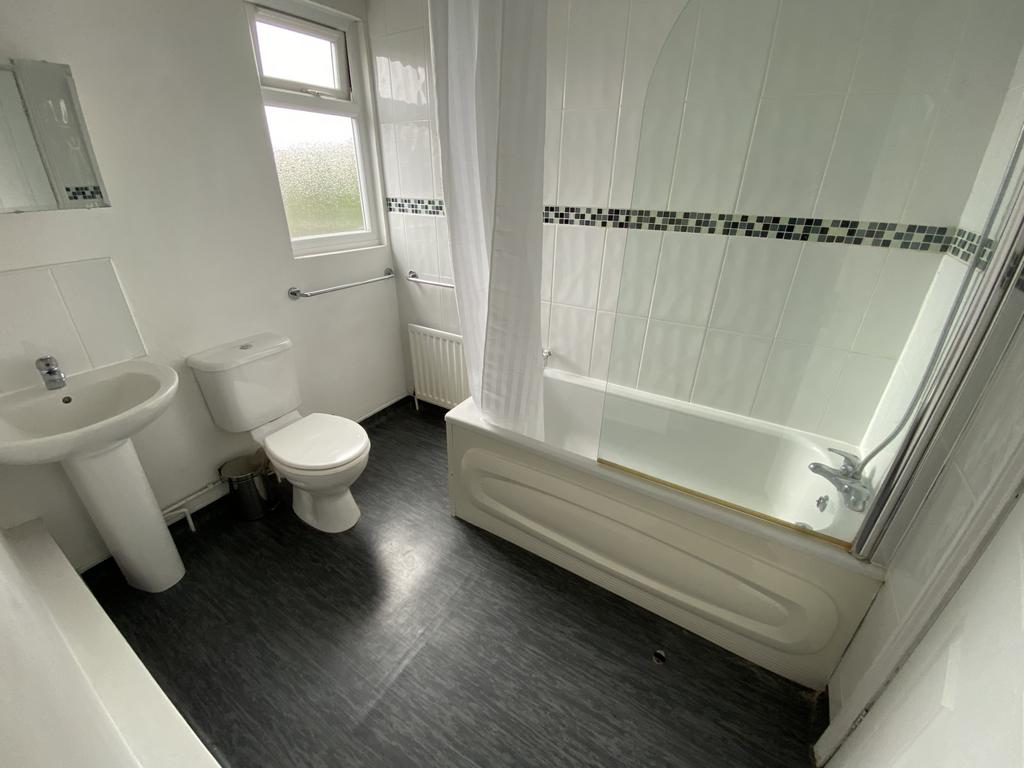 Bathroom 2-2