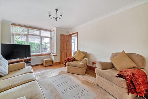 28 Hillcrest Road, Whyteleafe, CR3 0DJ