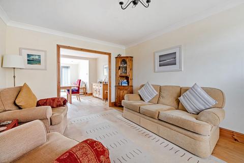 28 Hillcrest Road, Whyteleafe, CR3 0DJ