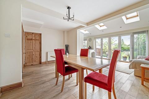 28 Hillcrest Road, Whyteleafe, CR3 0DJ