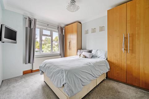 28 Hillcrest Road, Whyteleafe, CR3 0DJ