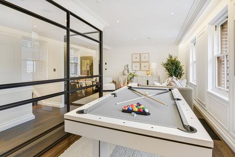 3 bedroom flat to rent, Charles Street, London