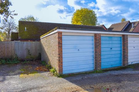 3 bedroom end of terrace house for sale, The Hundred, Romsey SO51