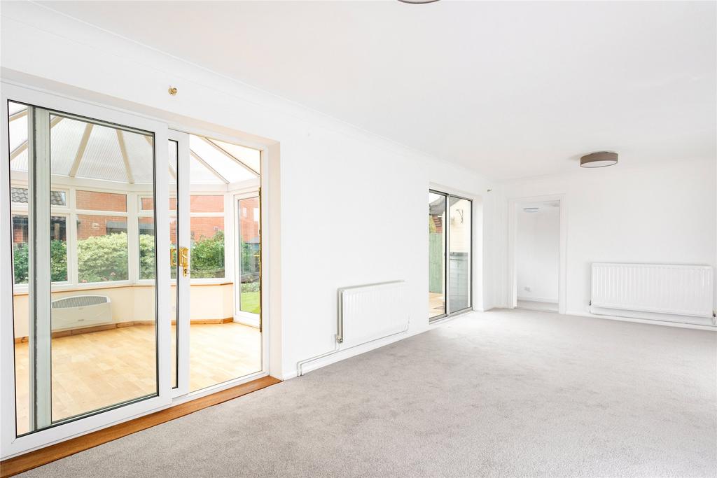 Sitting/Dining Room