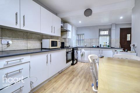 undefined, Sandhurst Avenue, Leeds