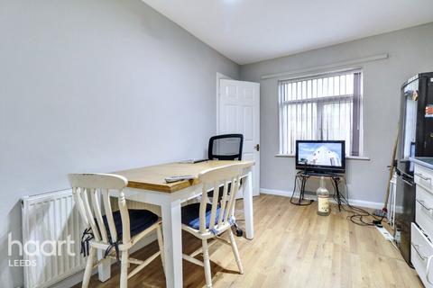 undefined, Sandhurst Avenue, Leeds