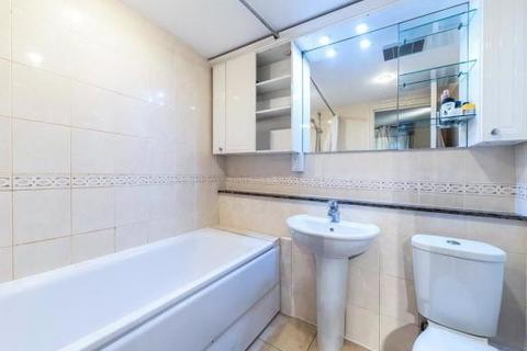 4 bedroom apartment to rent, London E1W