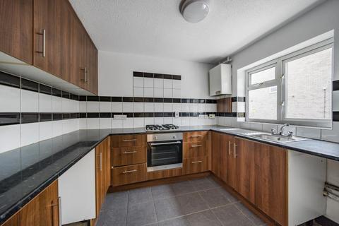 undefined, Carterton,  Oxfordshire,  OX18