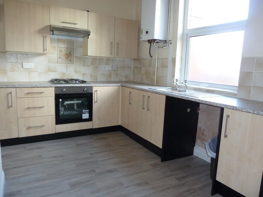 2 bed terraced house to rent St Pauls Street, Sta