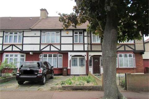 3 bedroom terraced house to rent, Ashton Gardens, Chadwell Heath, Essex, RM6