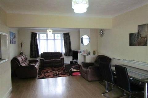 3 bedroom terraced house to rent, Ashton Gardens, Chadwell Heath, Essex, RM6