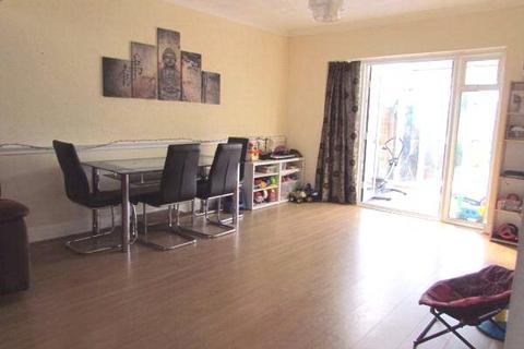 3 bedroom terraced house to rent, Ashton Gardens, Chadwell Heath, Essex, RM6